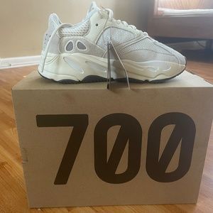 Yeezy 700 Analog